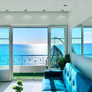 https://sea-view-promenade-des-anglais.fr-provencehotel.com